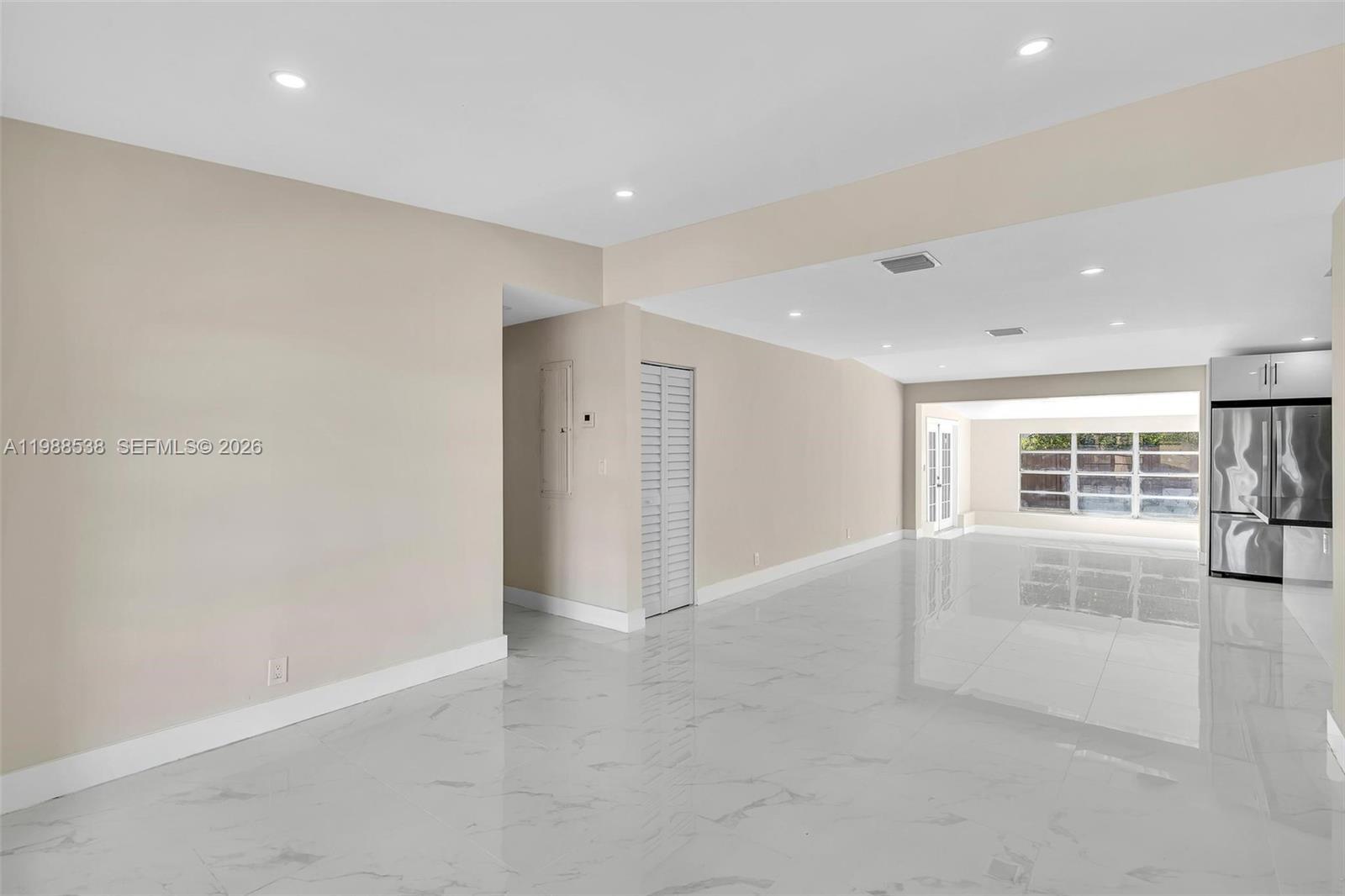 SHERWOOD FOREST - Residential Lease