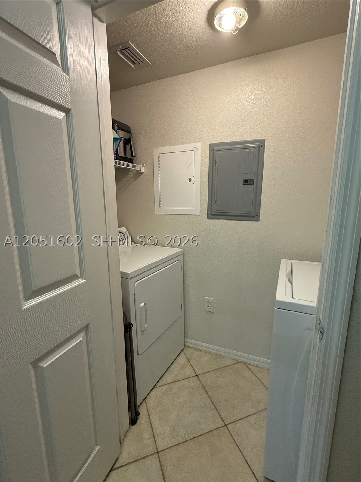 VILLAS AT EMERALD DUNES C - Residential Lease