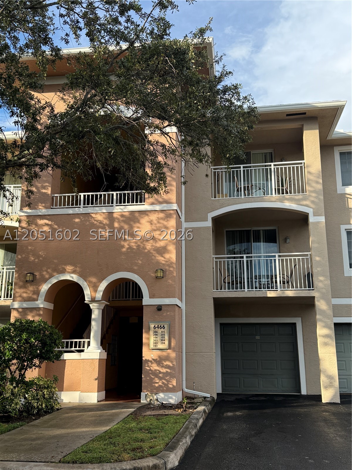 VILLAS AT EMERALD DUNES C - Residential Lease