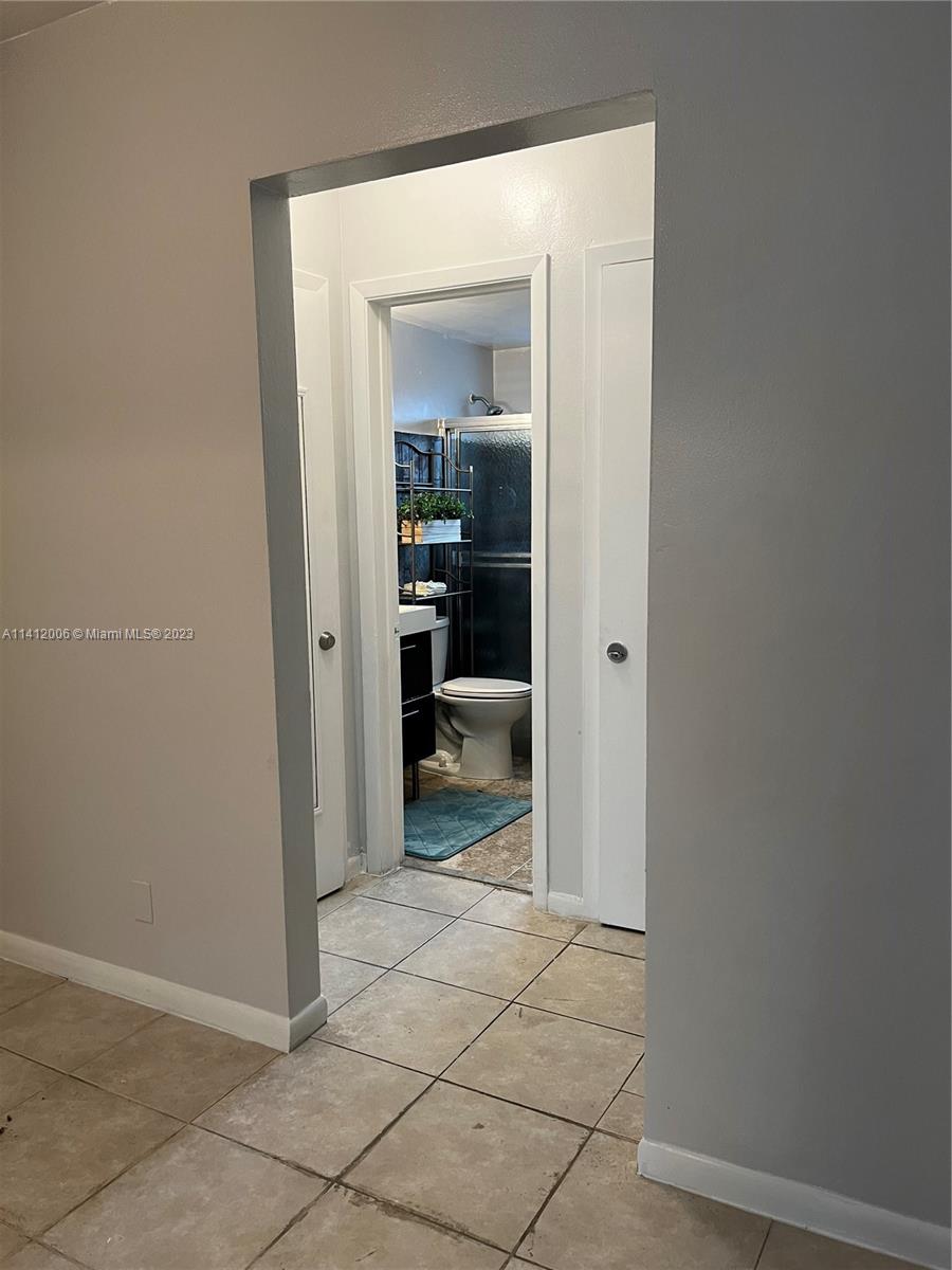 CASA-BISCAYNE CO-OP APTS - Residential Lease