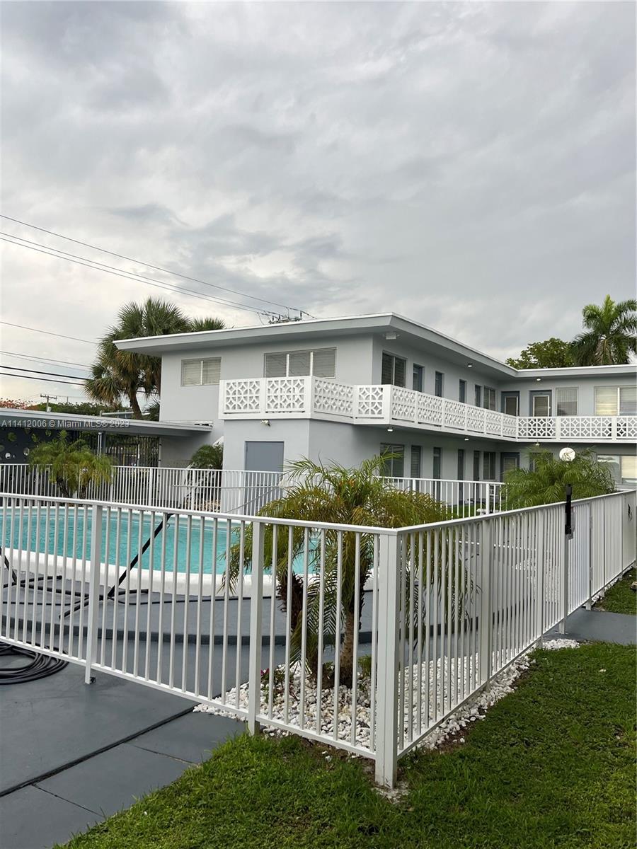 CASA-BISCAYNE CO-OP APTS - Residential Lease