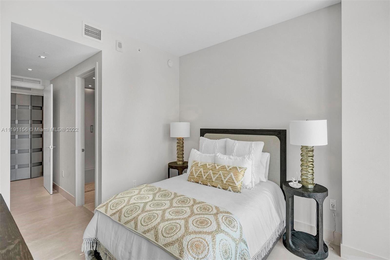 ARIA ON THE BAY CONDO - Residential