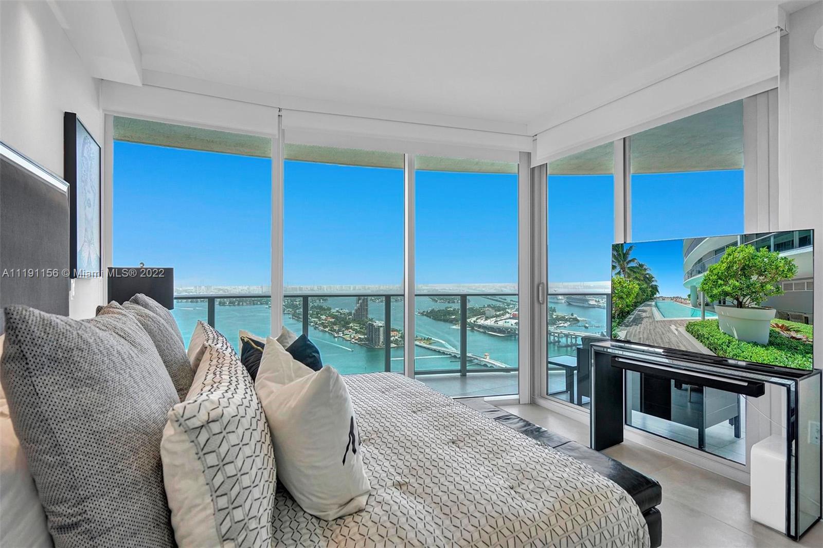 ARIA ON THE BAY CONDO - Residential