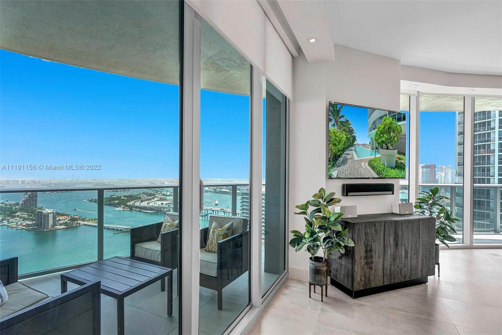 ARIA ON THE BAY CONDO - Residential