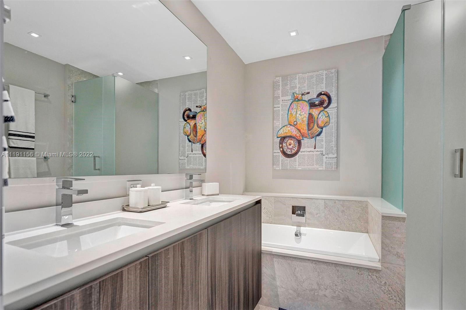 ARIA ON THE BAY CONDO - Residential