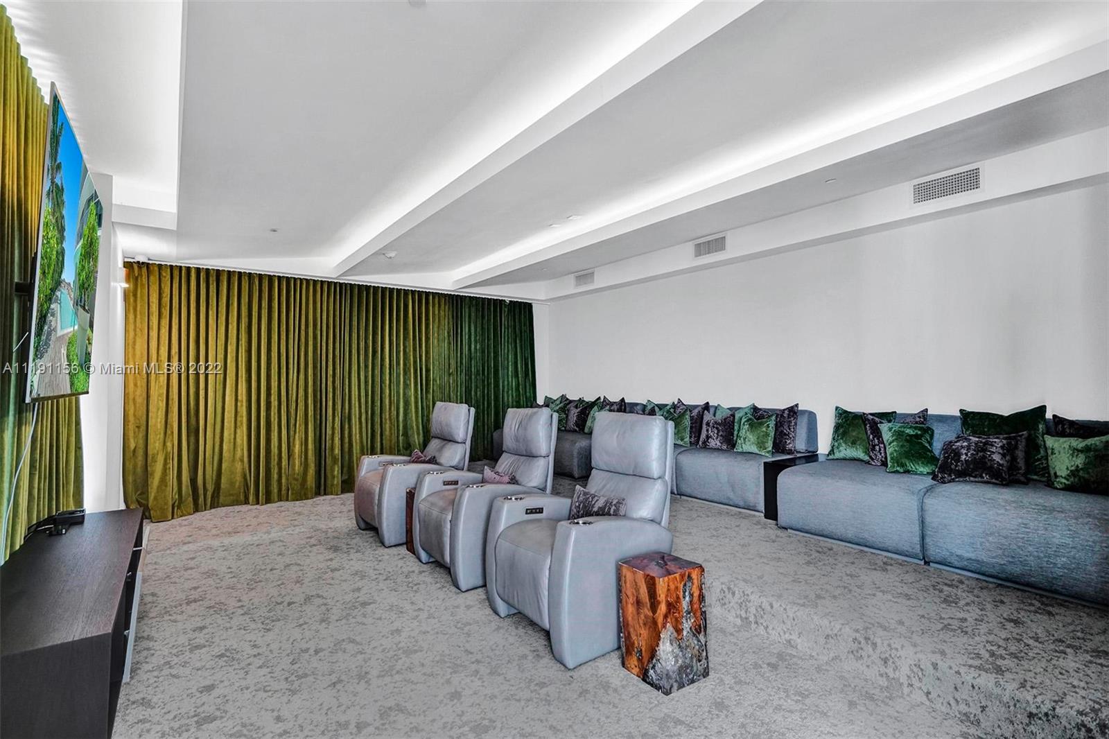 ARIA ON THE BAY CONDO - Residential