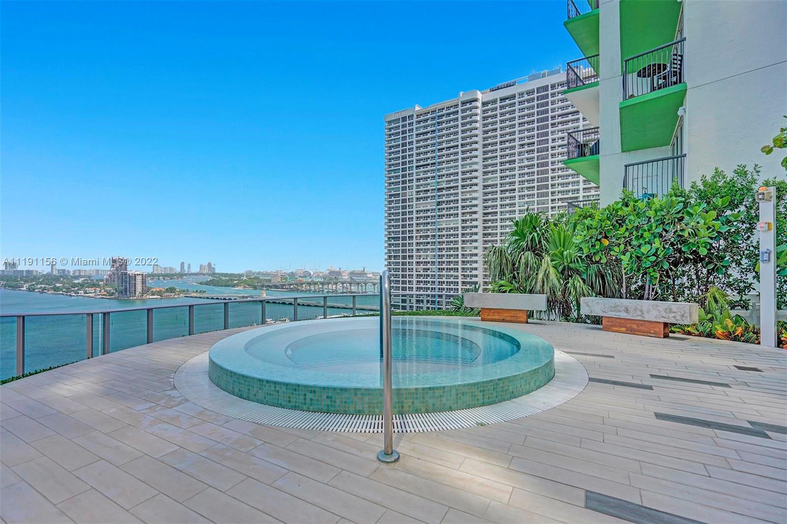 ARIA ON THE BAY CONDO - Residential
