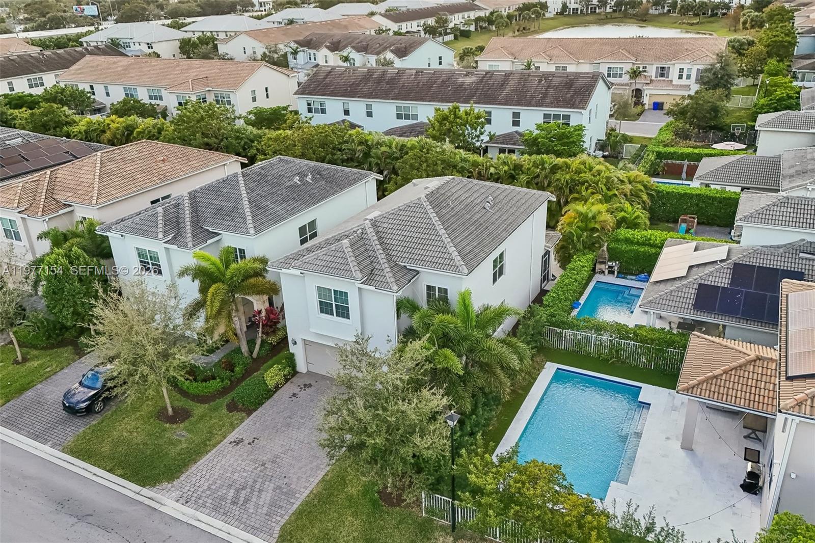 HILLCREST COUNTRY CLUB SO - Residential