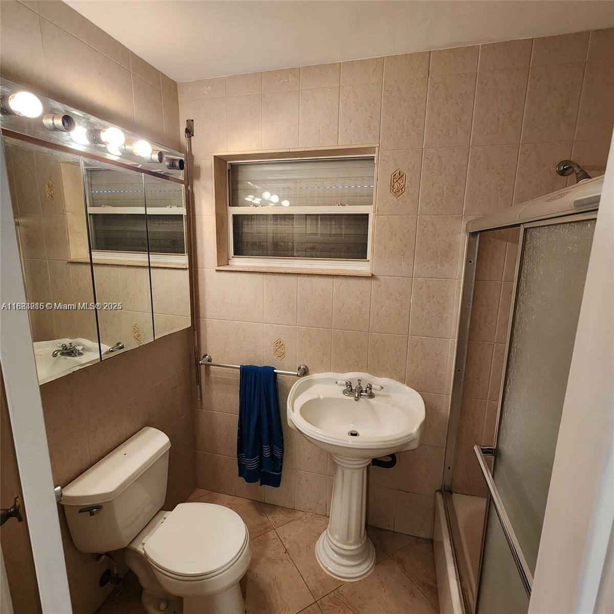 Shangri-La 18-8 B - Residential