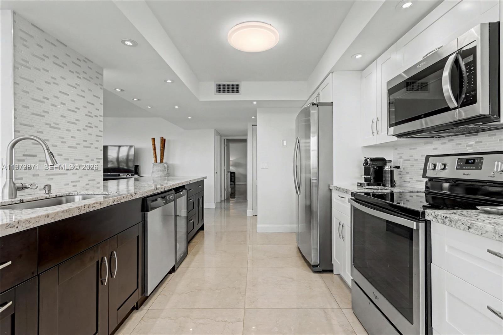 AVANT GARDE CONDO - Residential