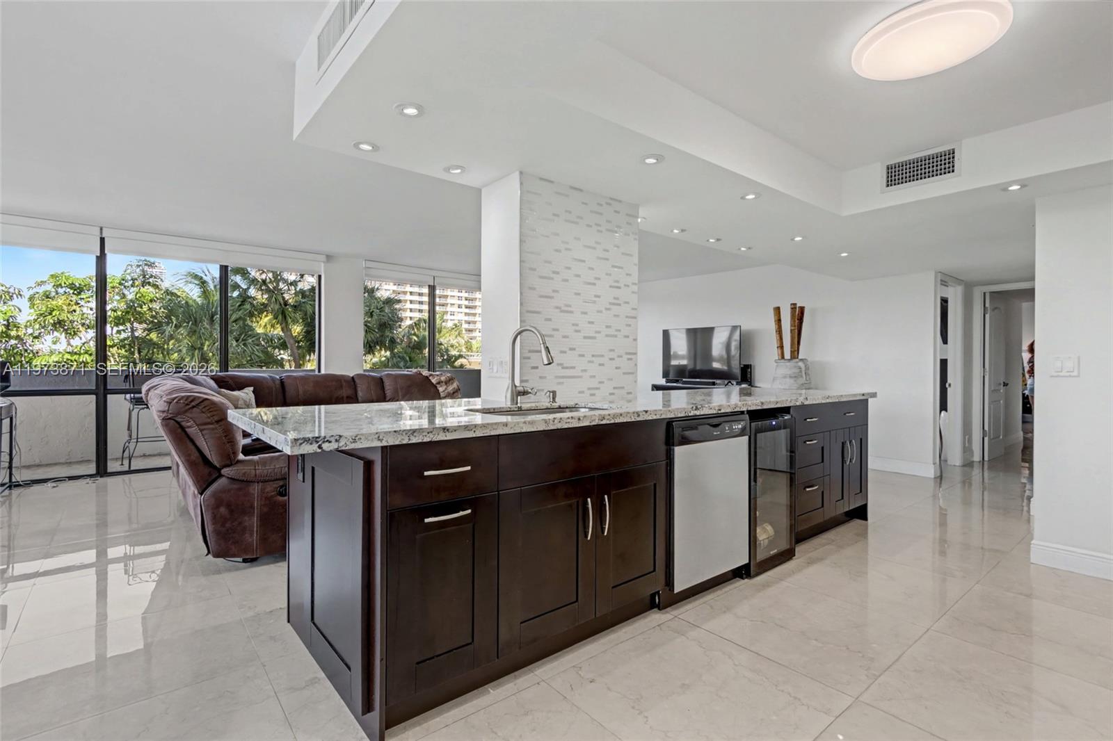 AVANT GARDE CONDO - Residential
