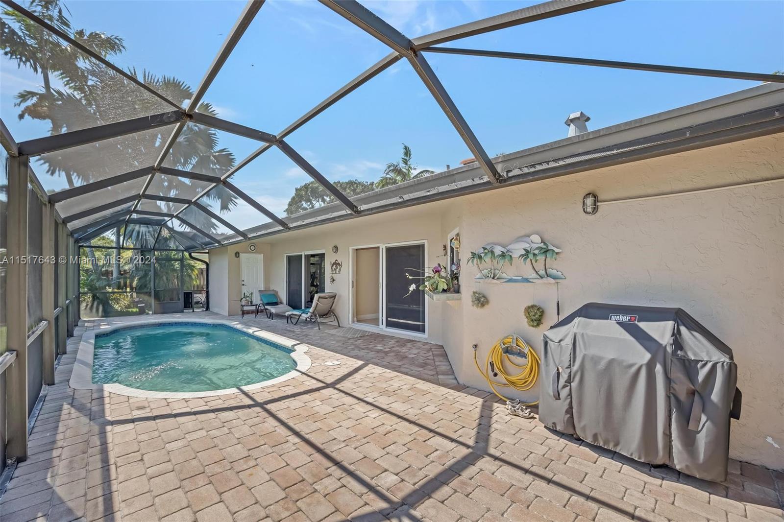 ROLLING HILLS LAKE ESTATE - Residential