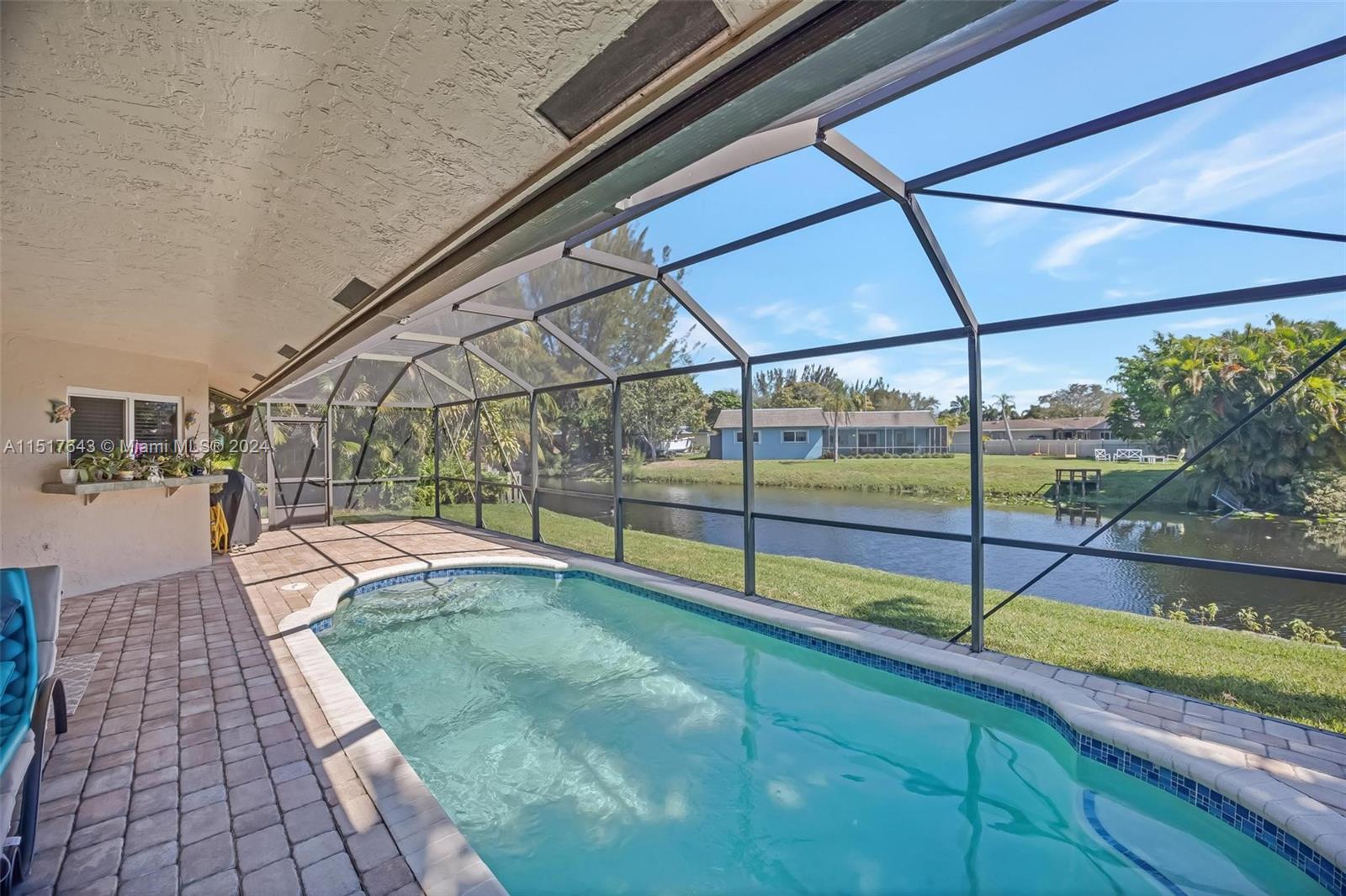 ROLLING HILLS LAKE ESTATE - Residential