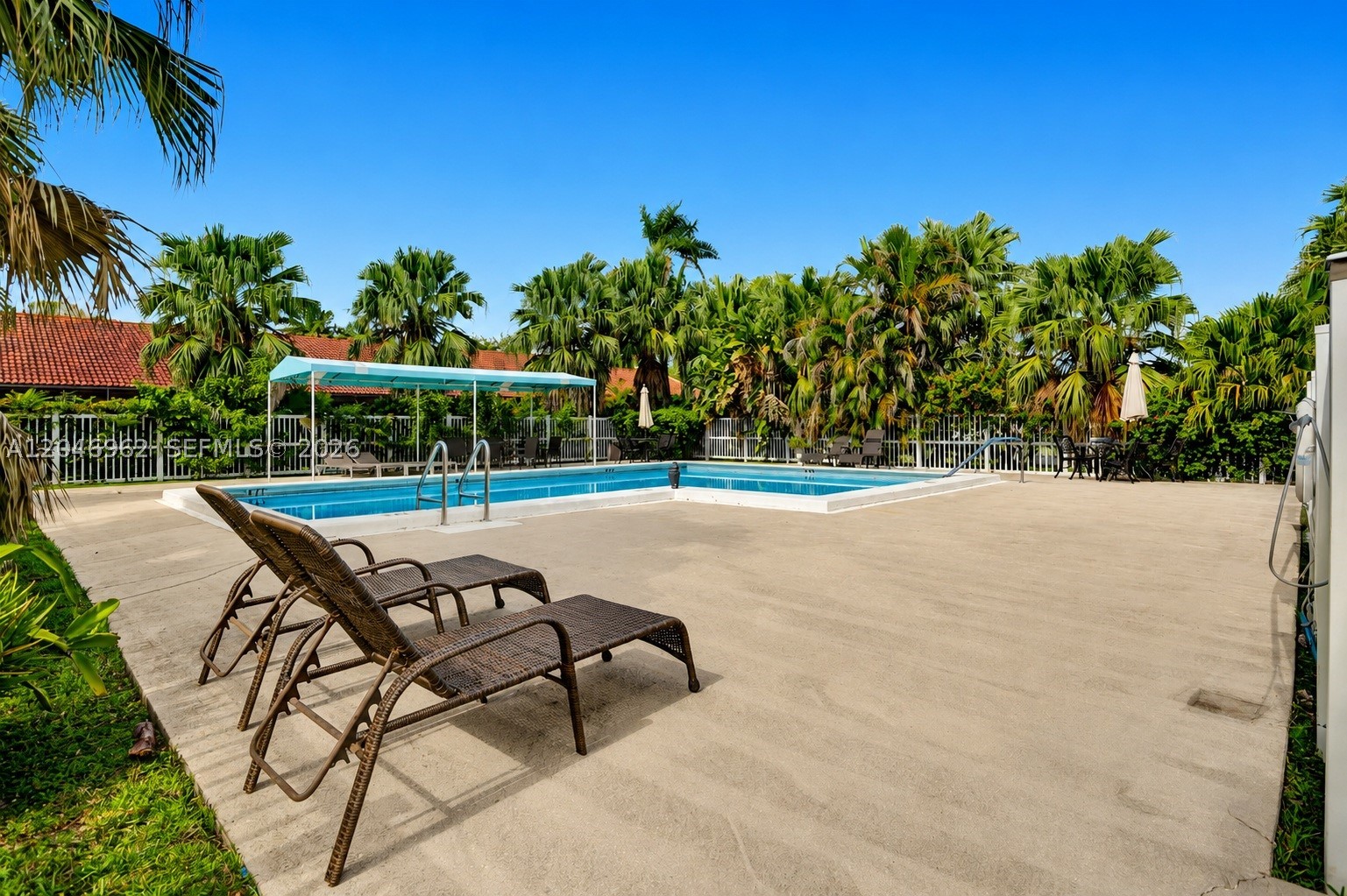 VILLAS OF BONAVENTURE AT - Residential