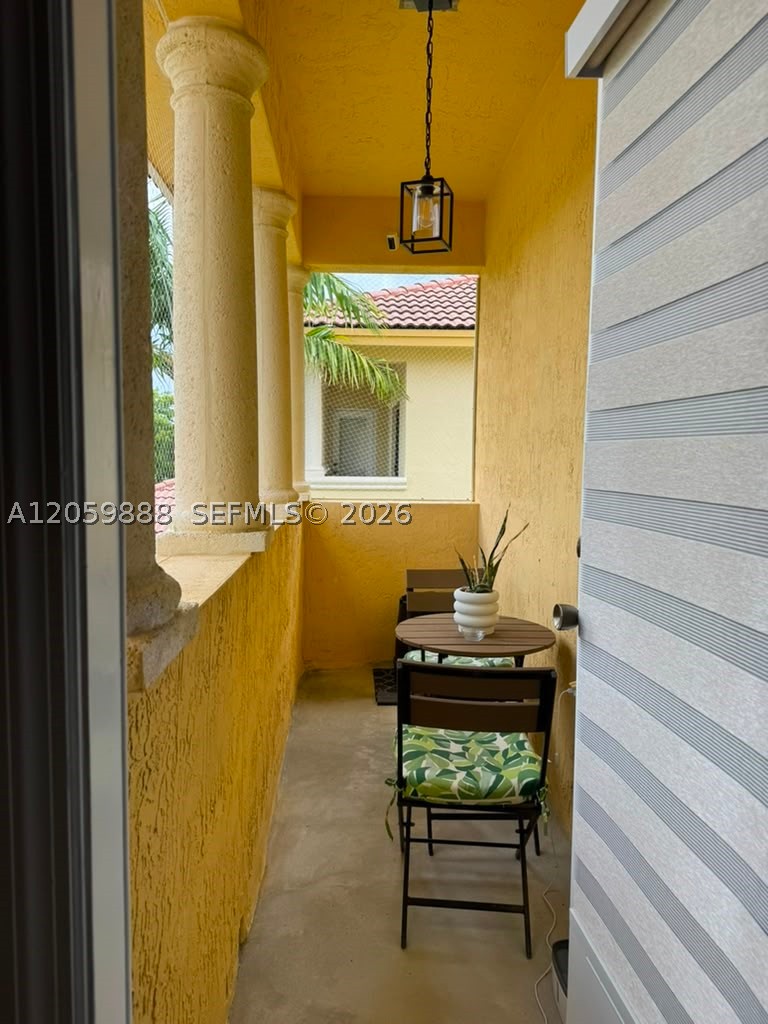 TWIN LAKE SHORES CENTRAL - Residential