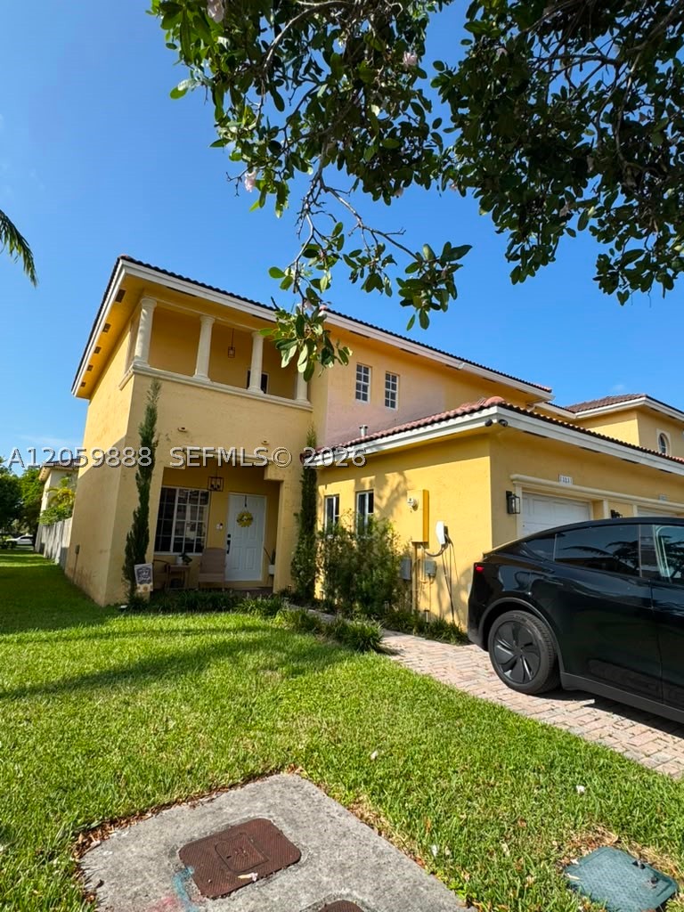 TWIN LAKE SHORES CENTRAL - Residential