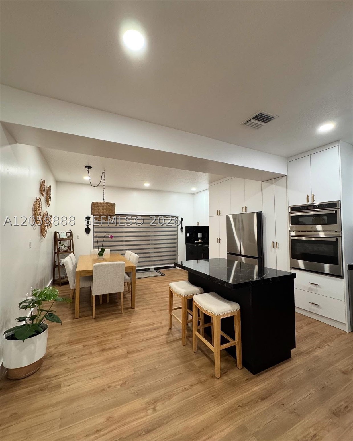 TWIN LAKE SHORES CENTRAL - Residential