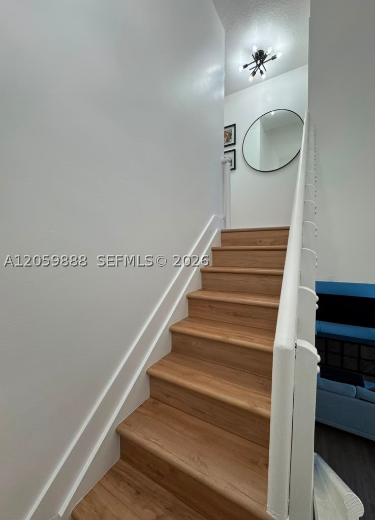 TWIN LAKE SHORES CENTRAL - Residential