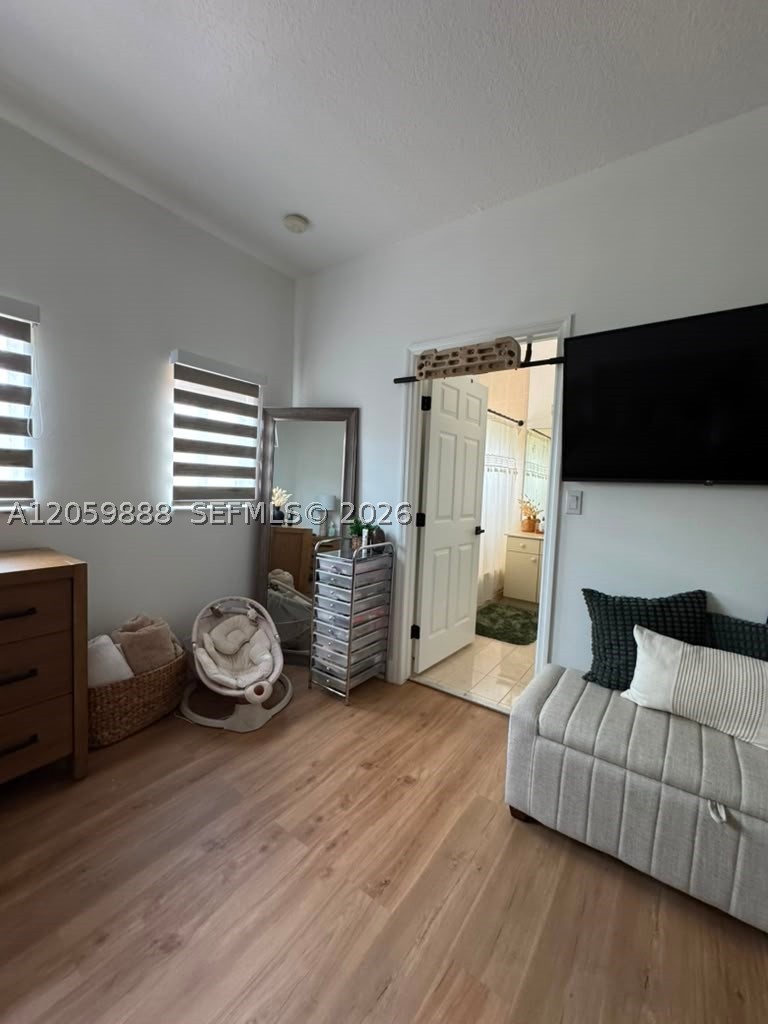 TWIN LAKE SHORES CENTRAL - Residential