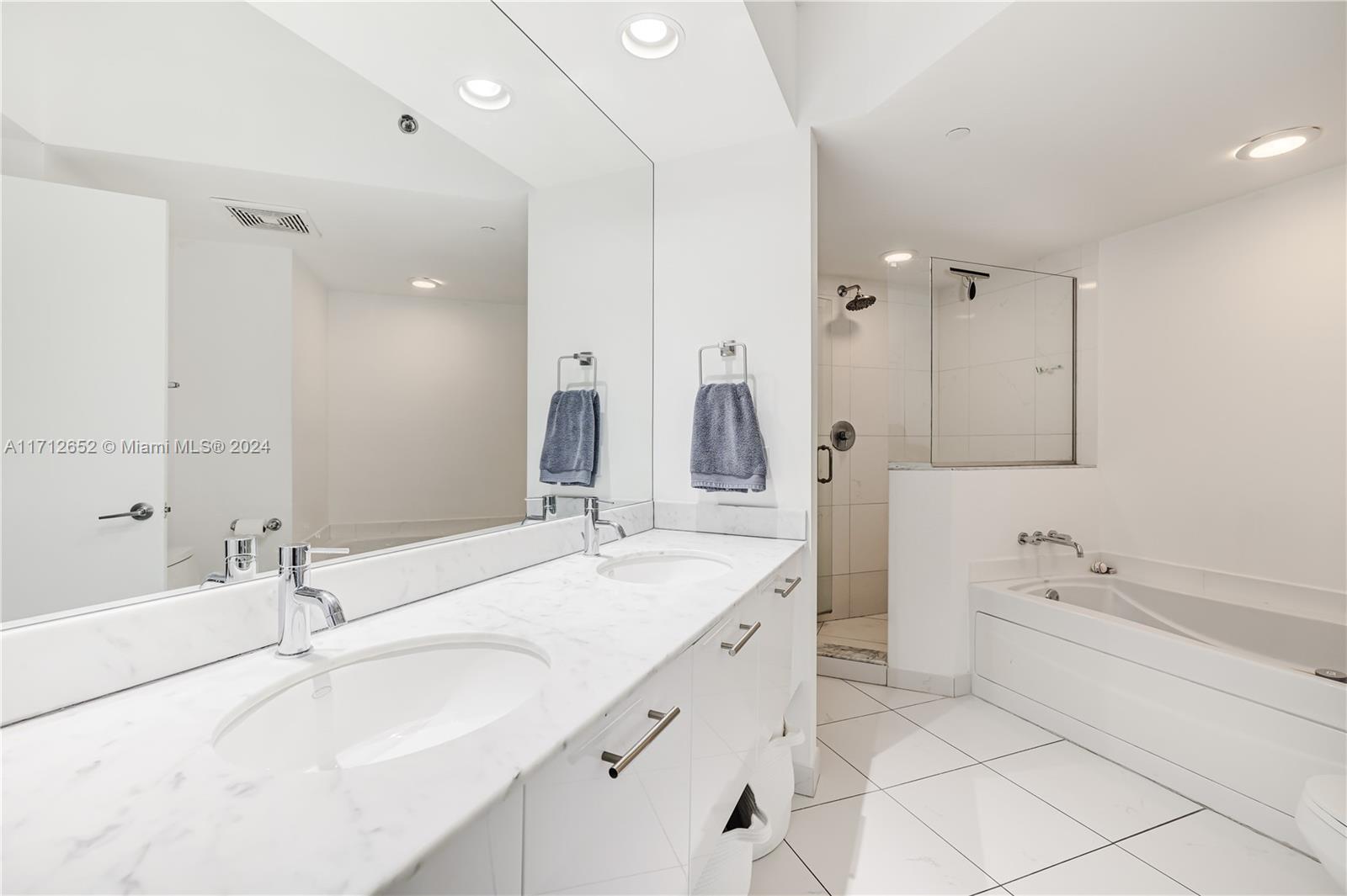 500 BRICKELL WEST CONDO - Residential