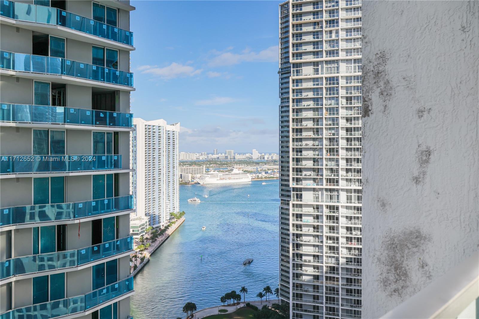 500 BRICKELL WEST CONDO - Residential
