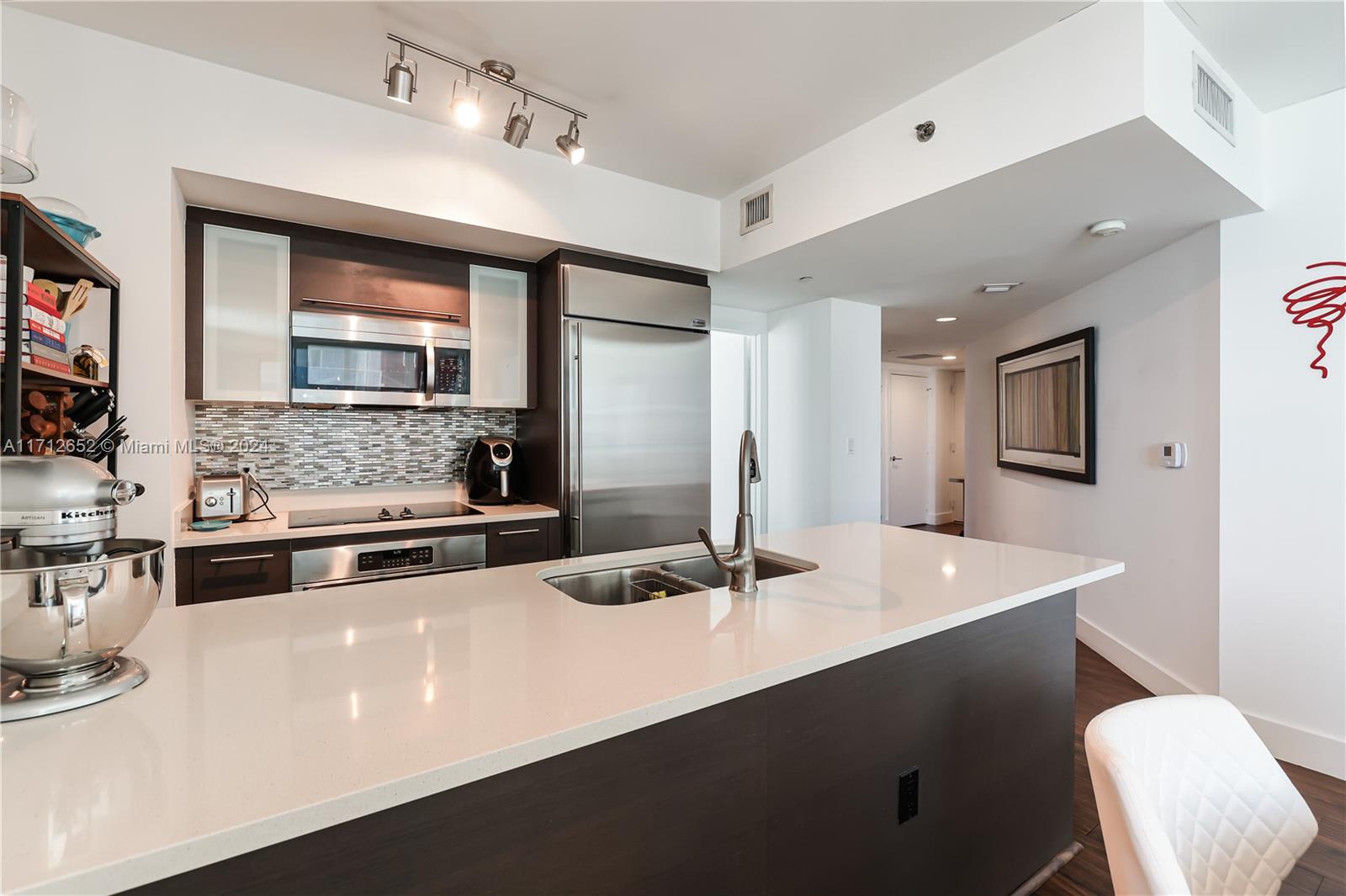 500 BRICKELL WEST CONDO - Residential