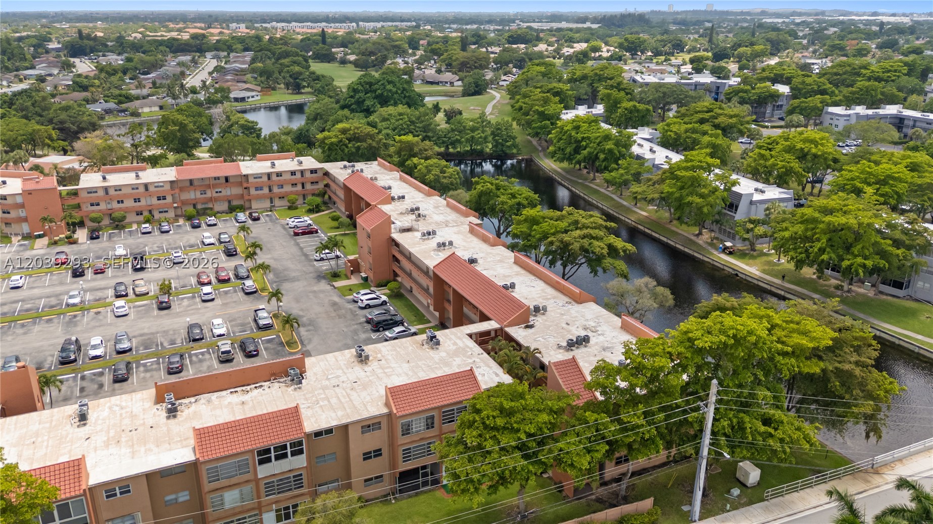 GREENS CONDO APTS PHASE I - Residential