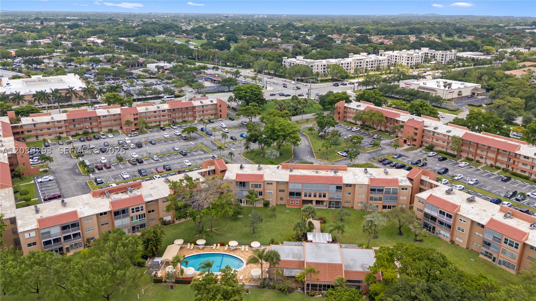 GREENS CONDO APTS PHASE I - Residential