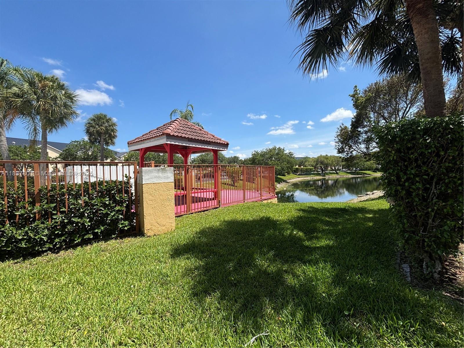 SOUTH PALM PLACE CONDO - Residential