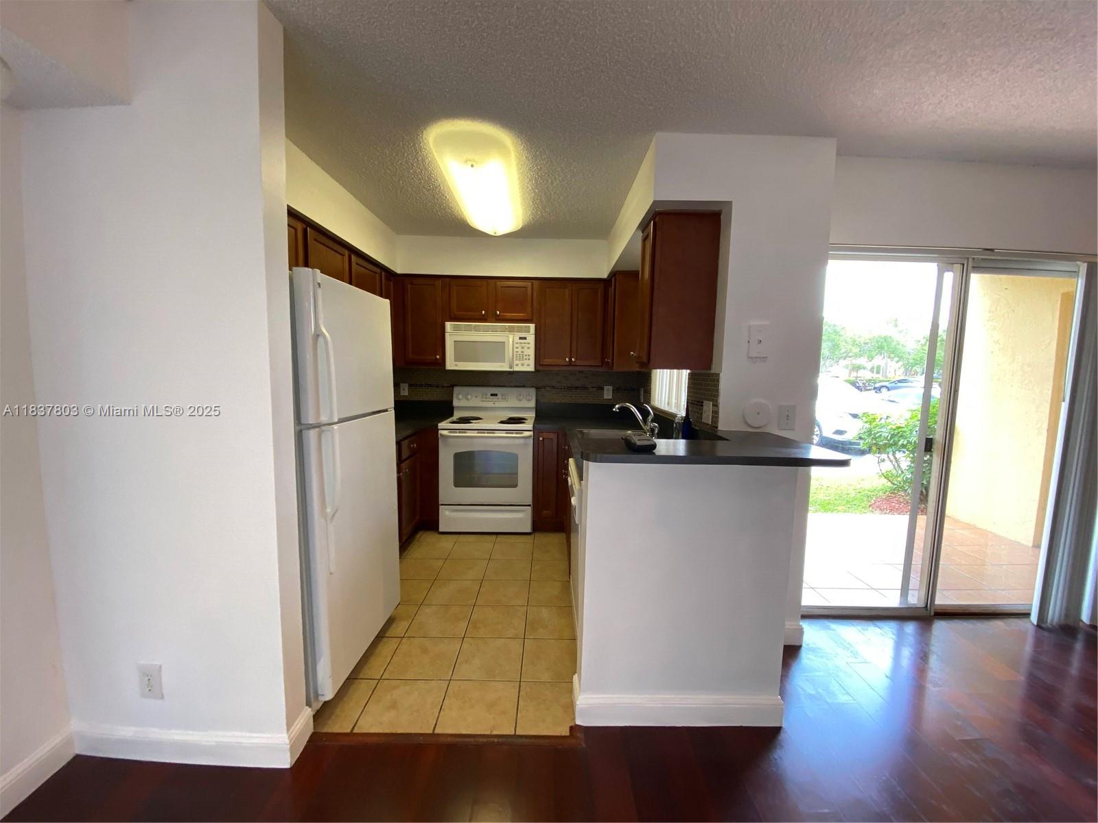 SOUTH PALM PLACE CONDO - Residential