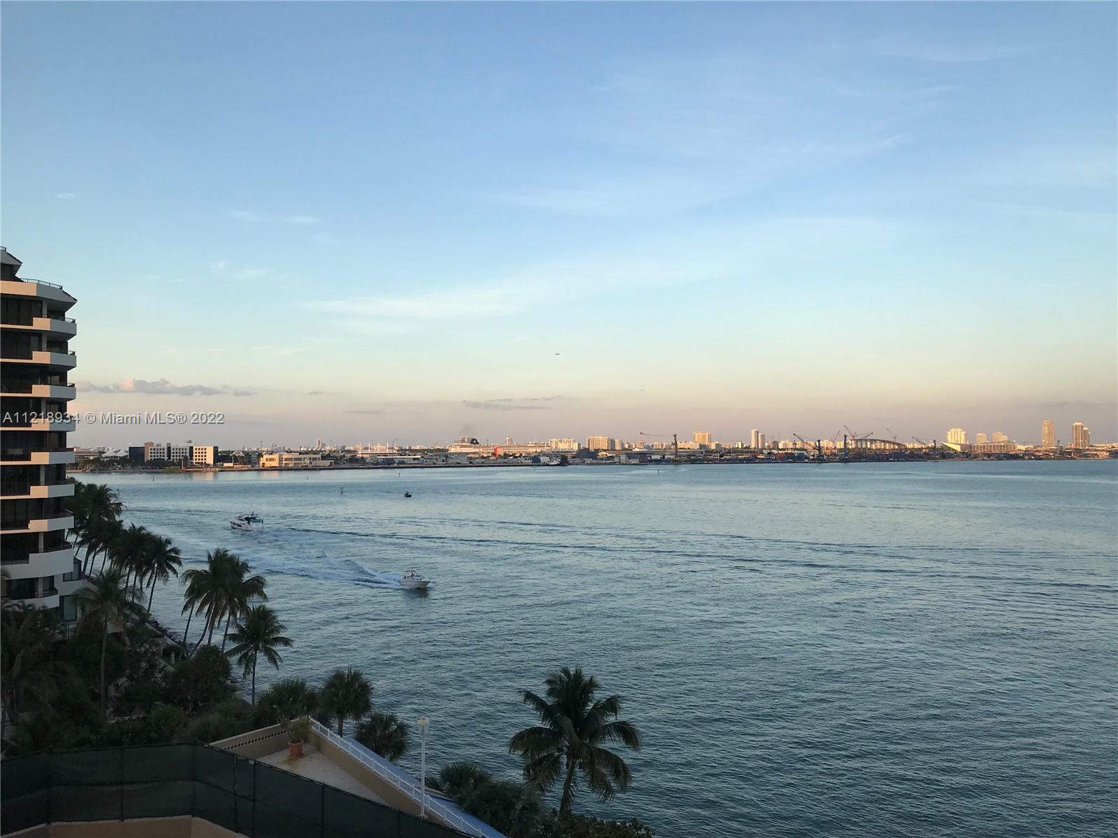 Beautiful Bay and Island views from this one bedroom, one bathroom unit on the 17th floor of Isola, facing North East. Immaculate unit with updated bathroom, and brand new carpet throughout, and tiles on the balcony. Listed at a great price, enjoy all of the amenities that the island has to offer: a 1.25 mile boardwalk around the scenic island, two parks, a restaurant, a marketplace with deli, a juicery and hamburger place. Just minutes to Brickell City Center and Mary Brickell, while providing an oasis of peace and calm. Amenities floor is under construction: no pool, barbecue, lounge area, tennis court access.