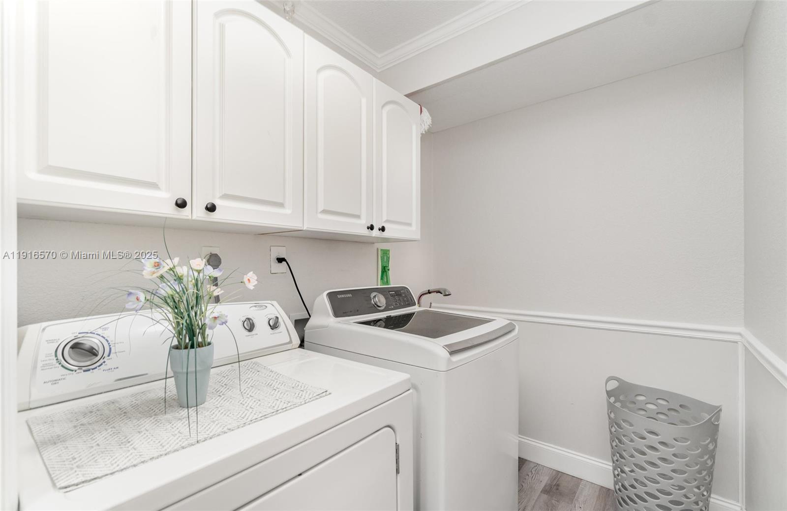 WARM MINERAL SPRINGS - Residential