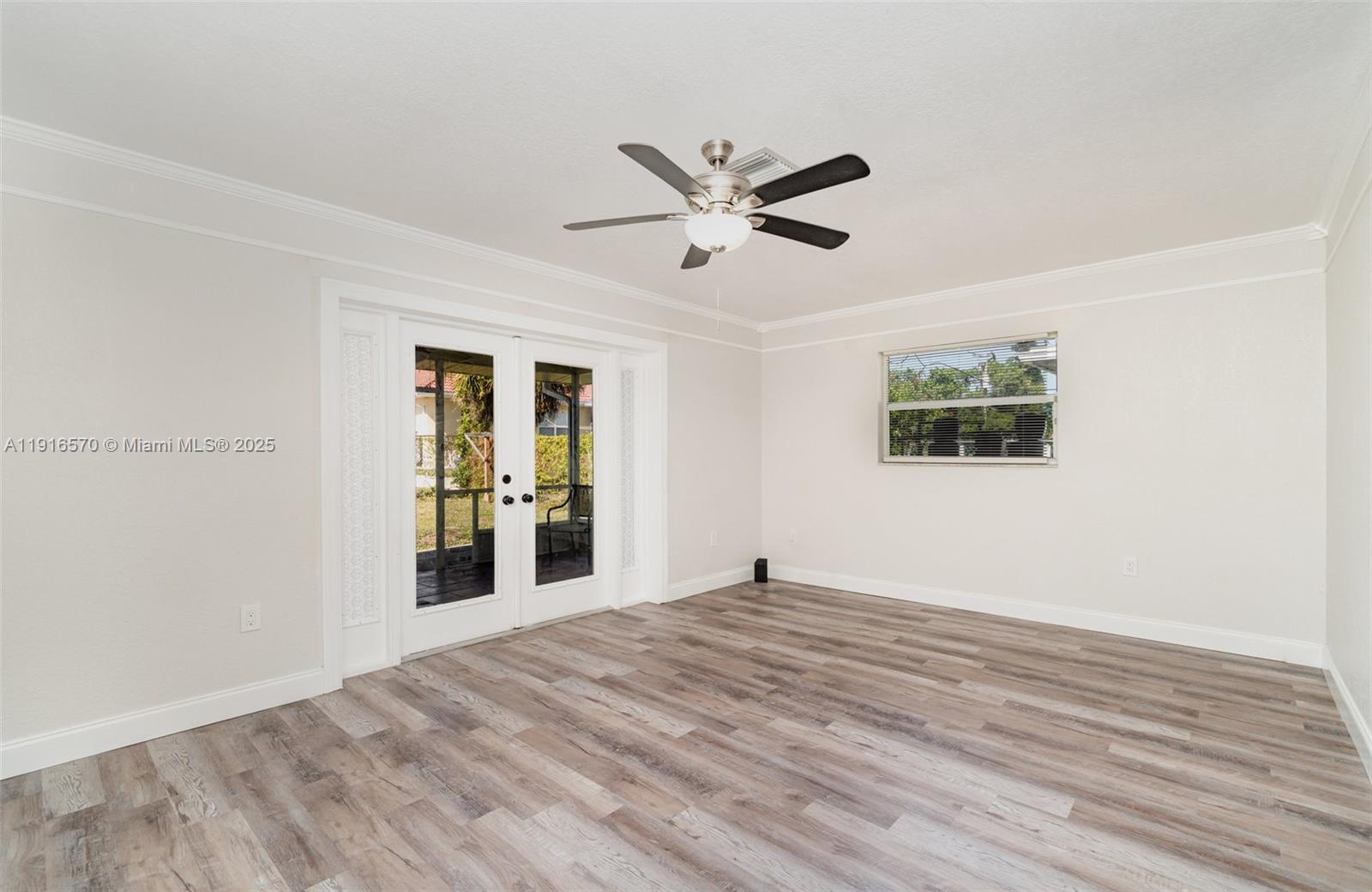 WARM MINERAL SPRINGS - Residential