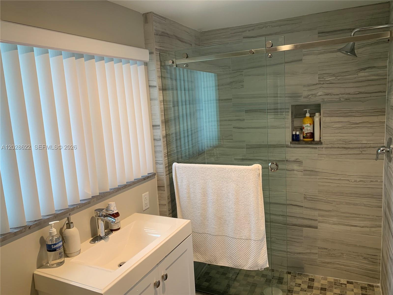 KERWOOD MANOR - Residential Lease