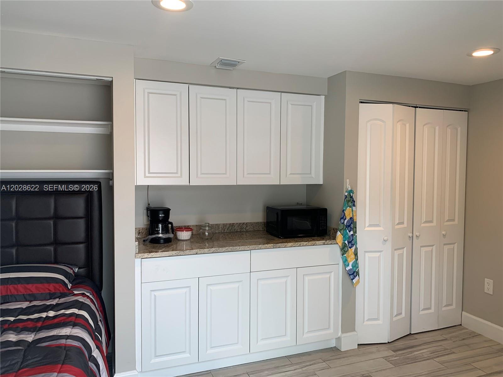 KERWOOD MANOR - Residential Lease
