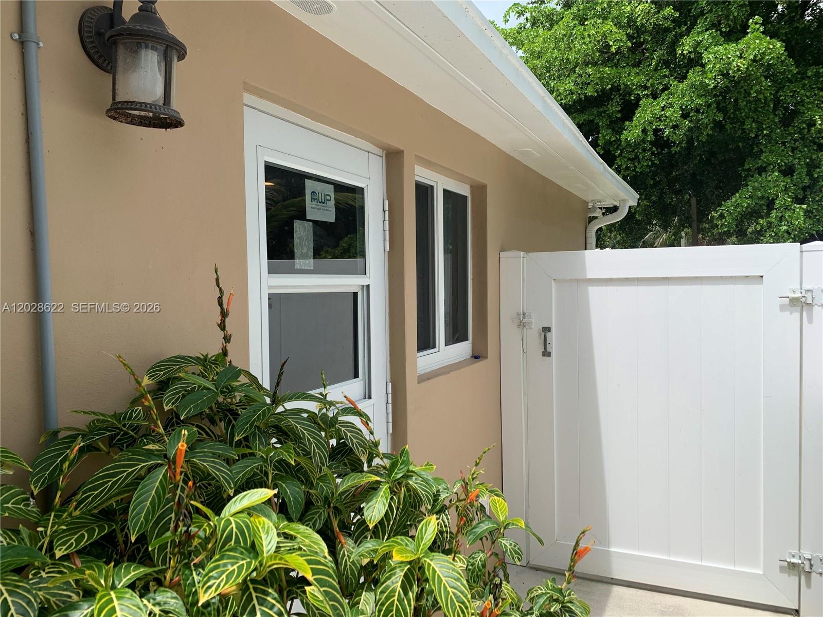 KERWOOD MANOR - Residential Lease
