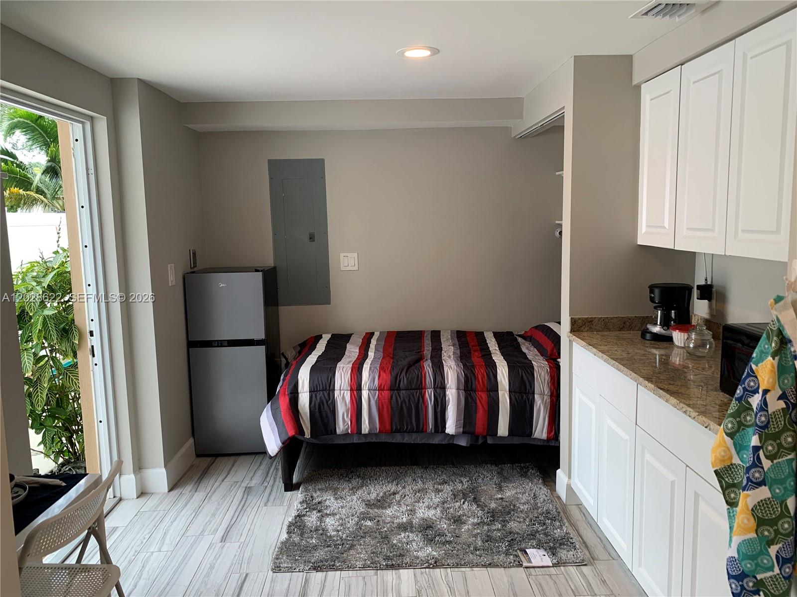 KERWOOD MANOR - Residential Lease