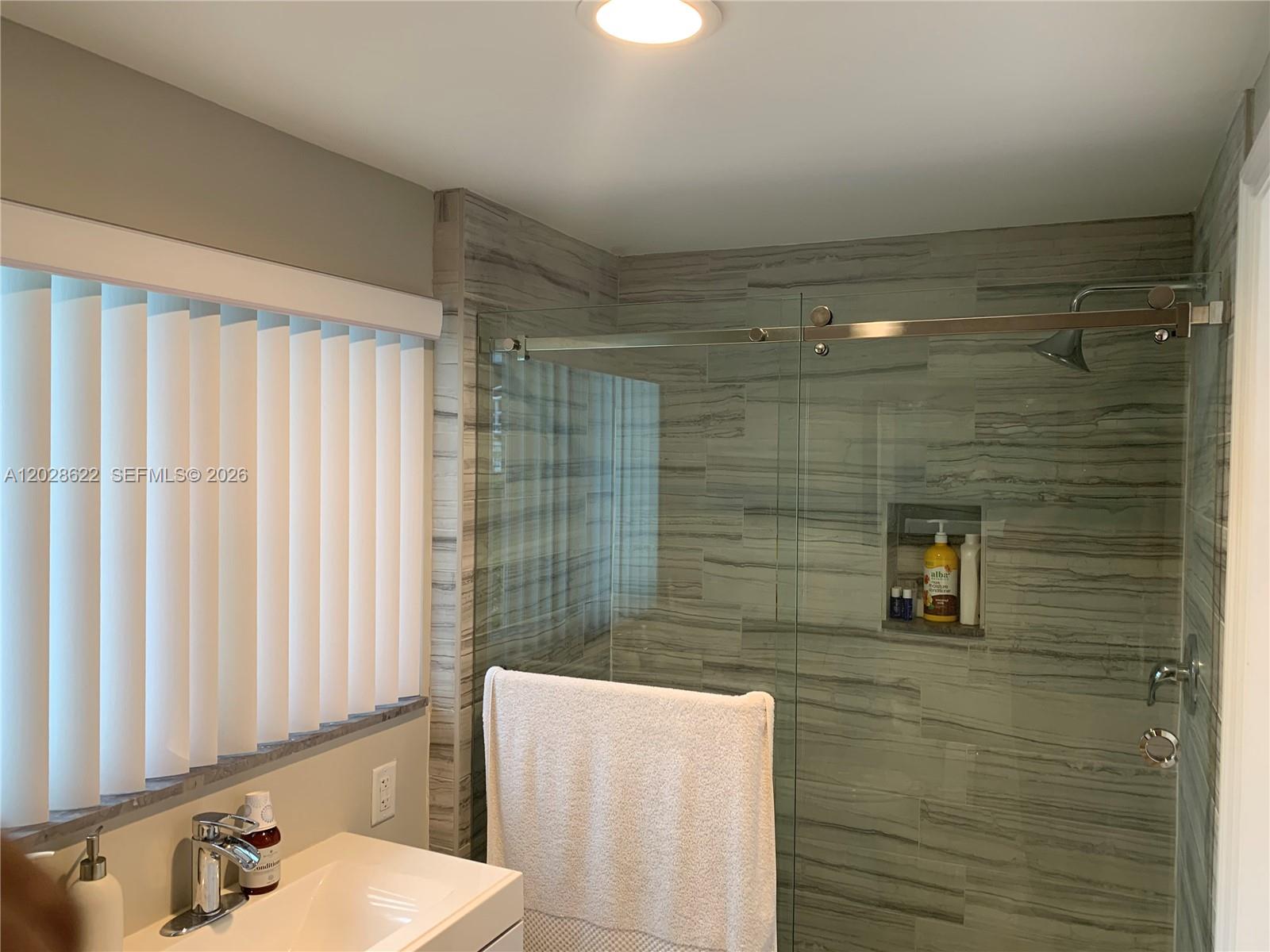 KERWOOD MANOR - Residential Lease