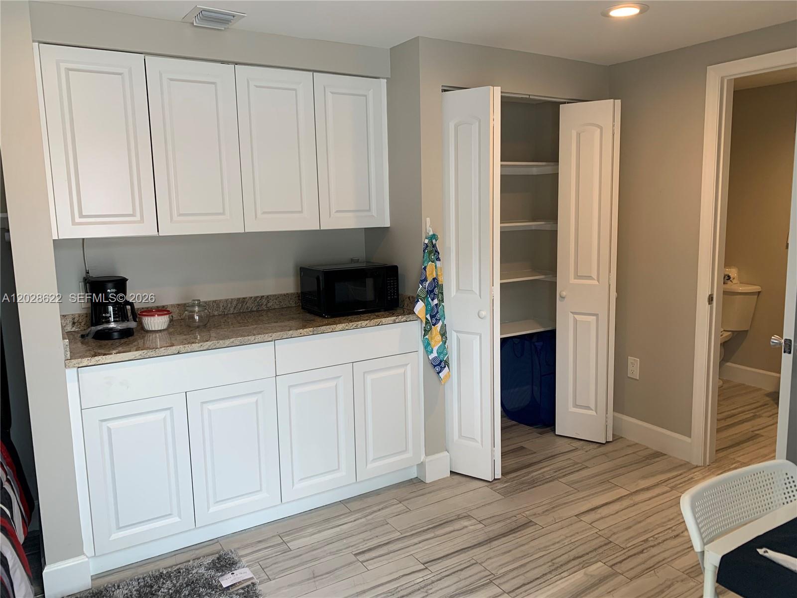 KERWOOD MANOR - Residential Lease