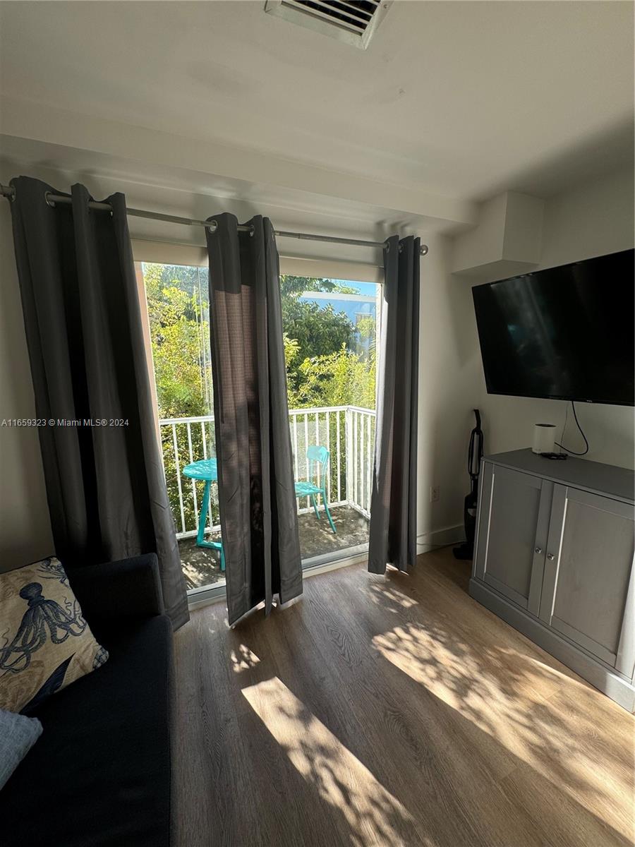 VERONA CONDO - Residential Lease
