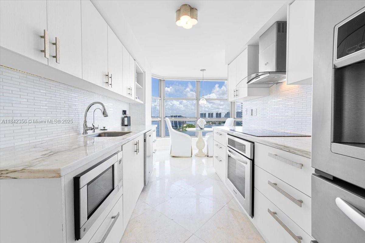 MYSTIC POINTE TOWER 400 C - Residential
