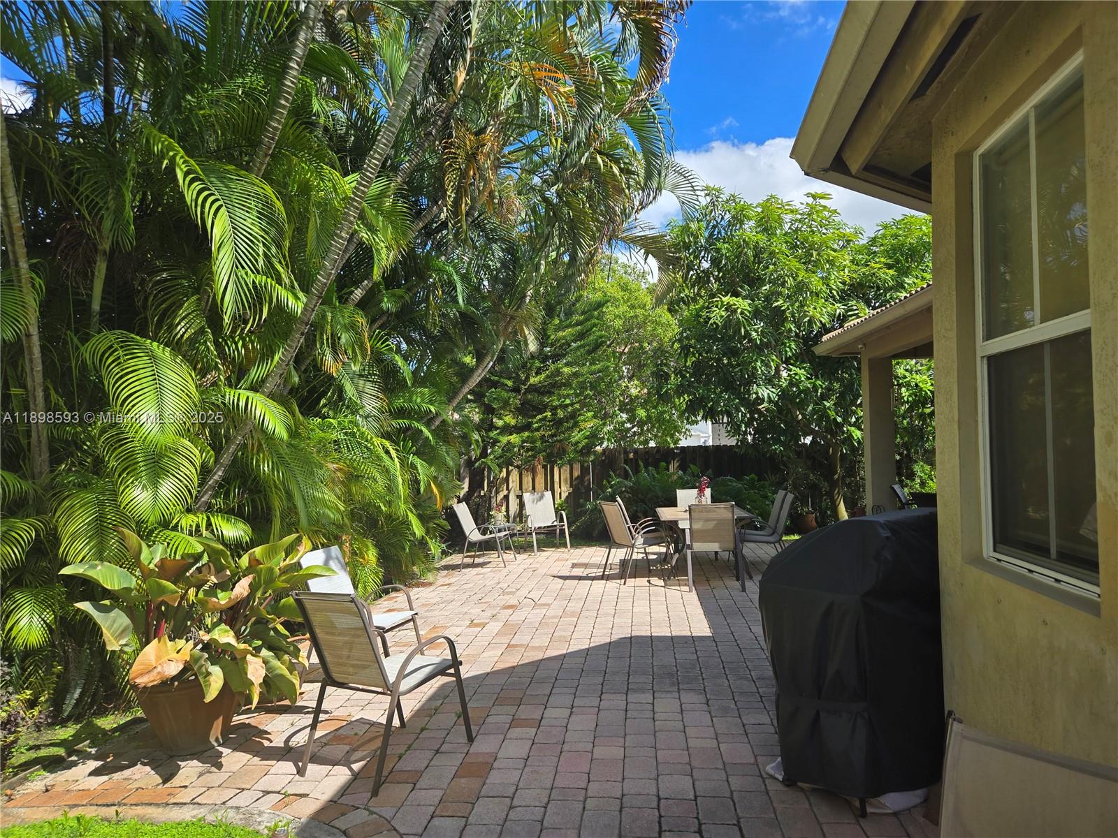 ISLANDS AT DORAL 1ST ADDN - Residential