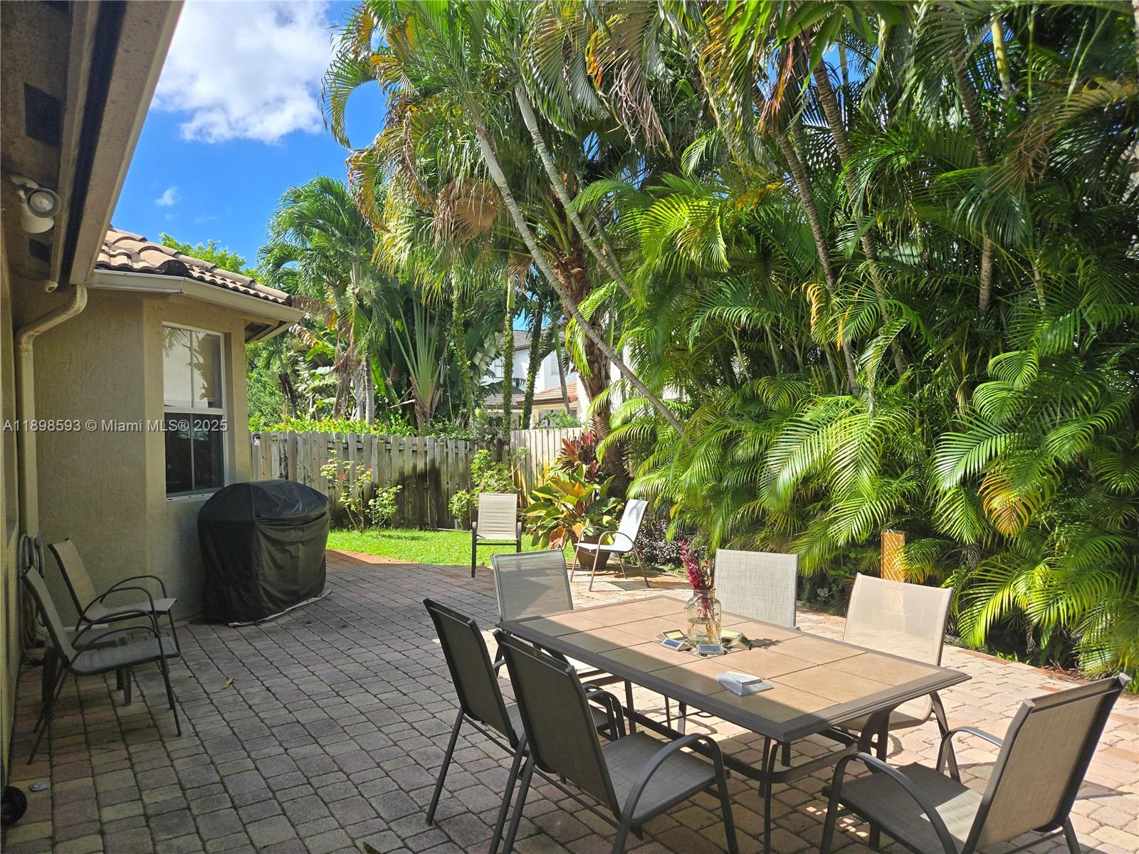ISLANDS AT DORAL 1ST ADDN - Residential