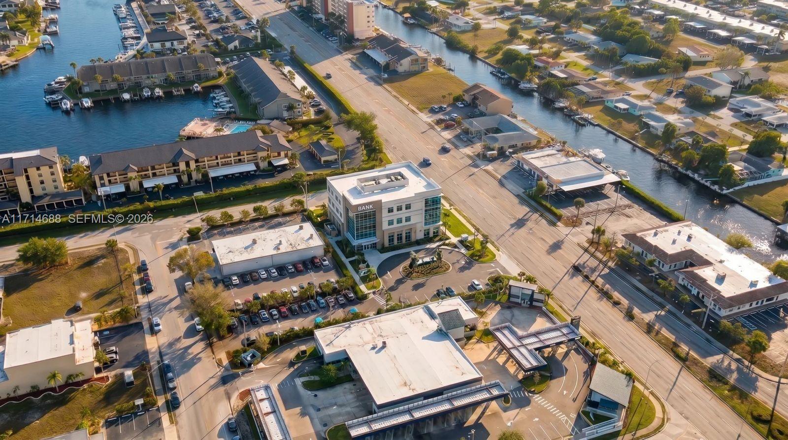 CAPE CORAL - Land