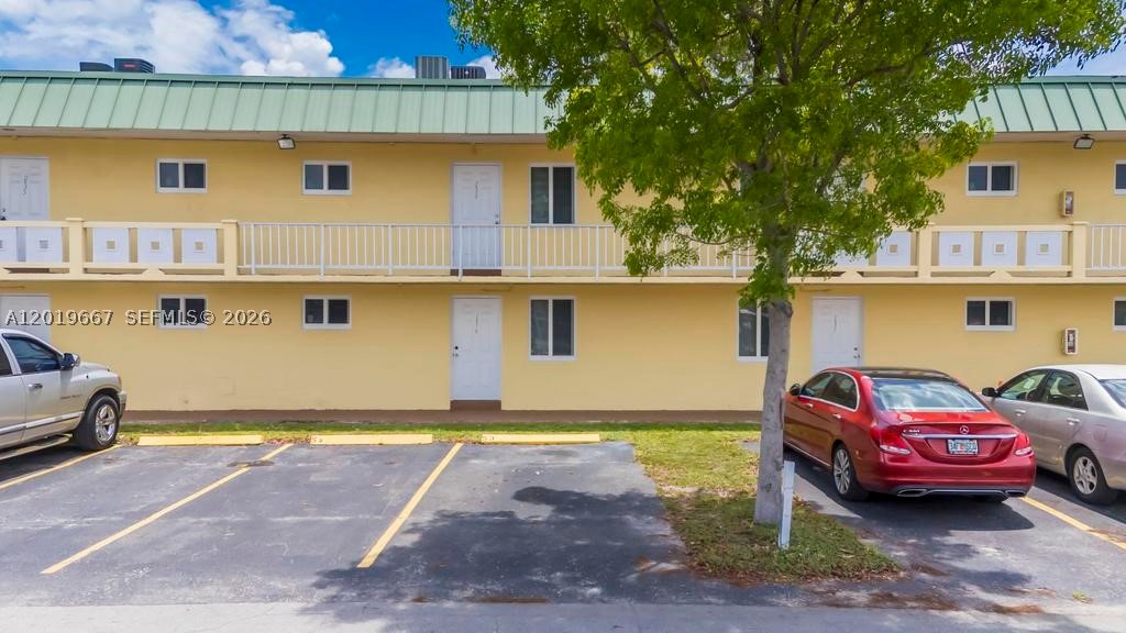 NEW WORLD CONDO APTS IV - Residential