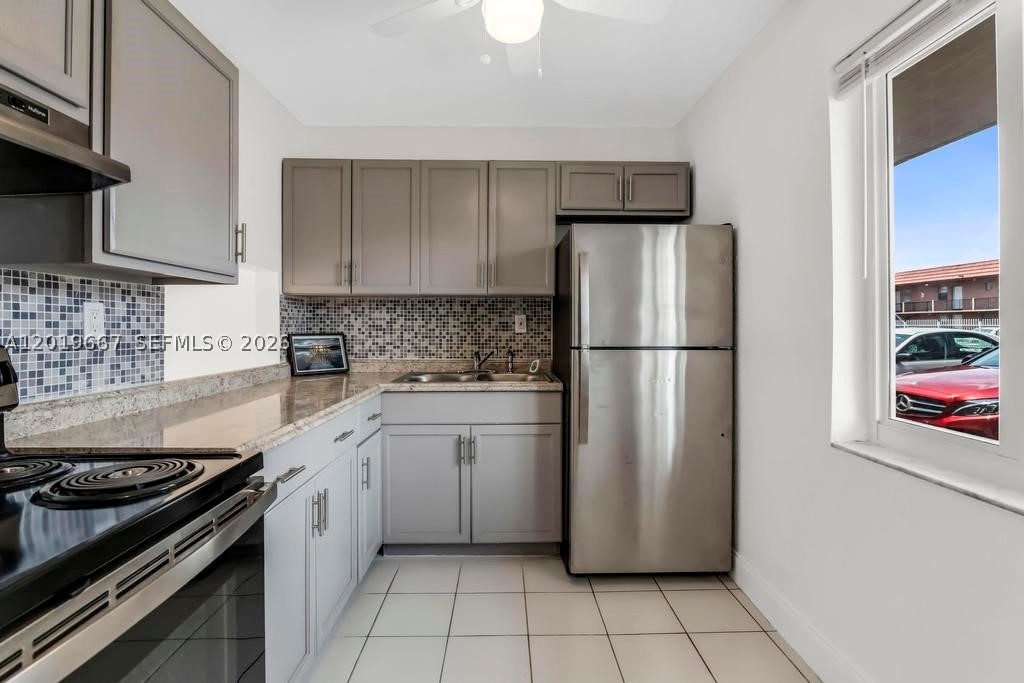 NEW WORLD CONDO APTS IV - Residential