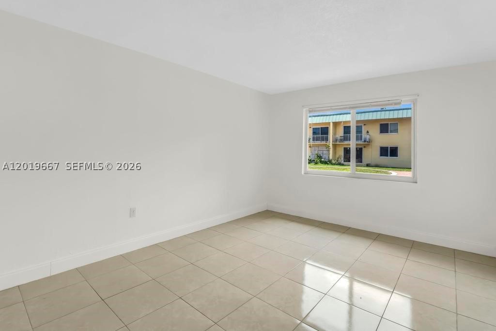 NEW WORLD CONDO APTS IV - Residential