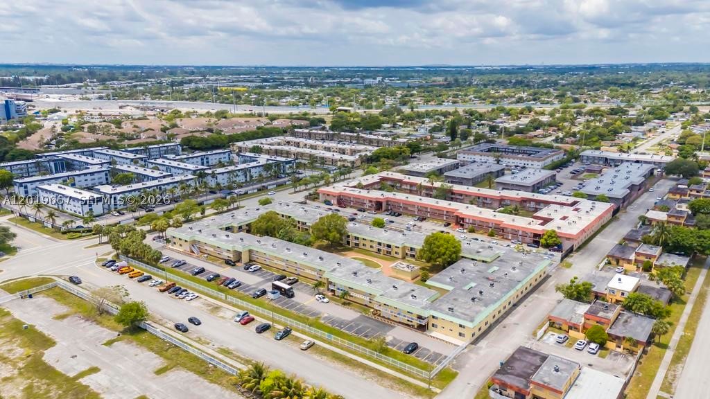 NEW WORLD CONDO APTS IV - Residential