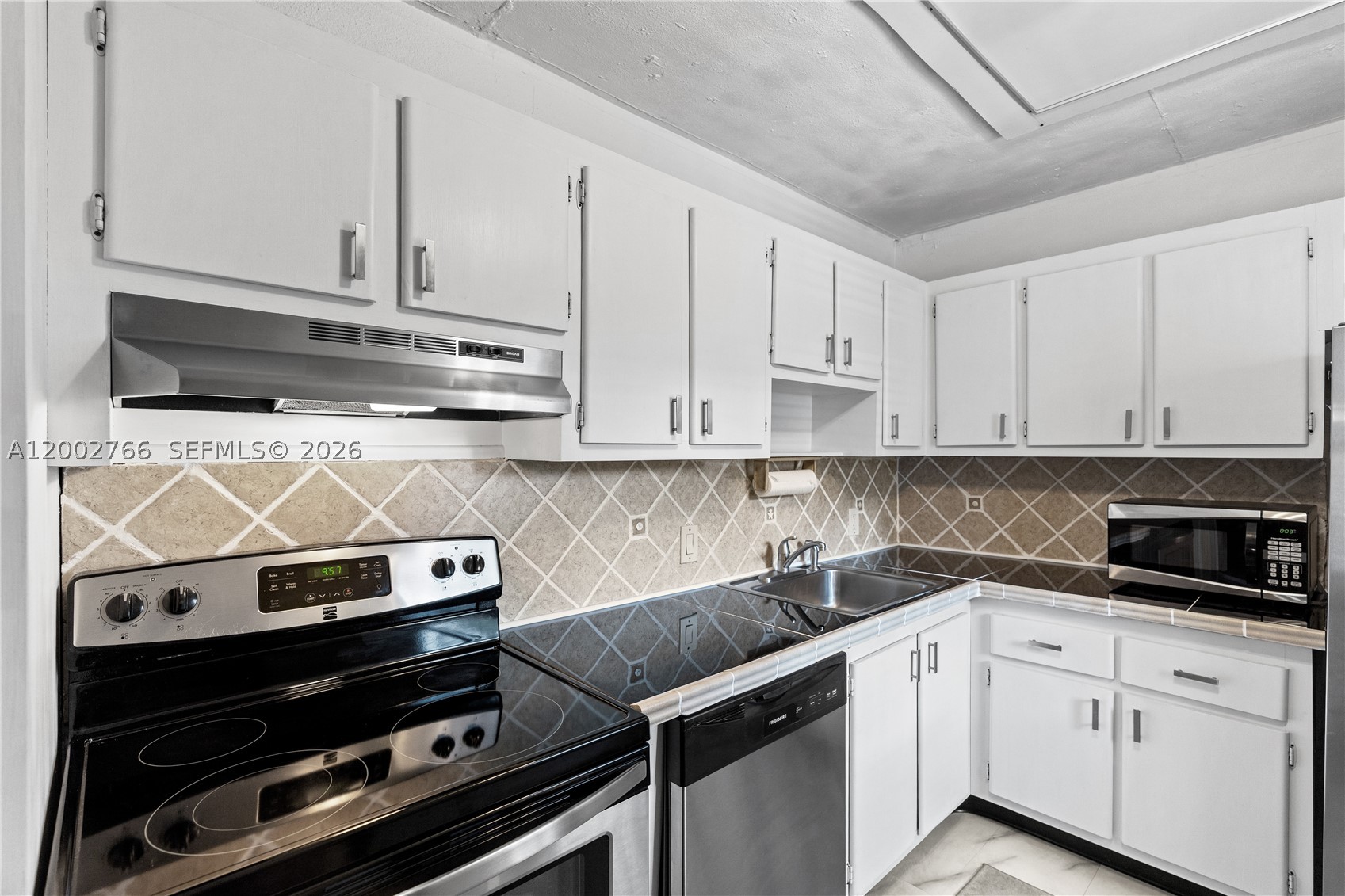 BISCAYA III CONDO - Residential