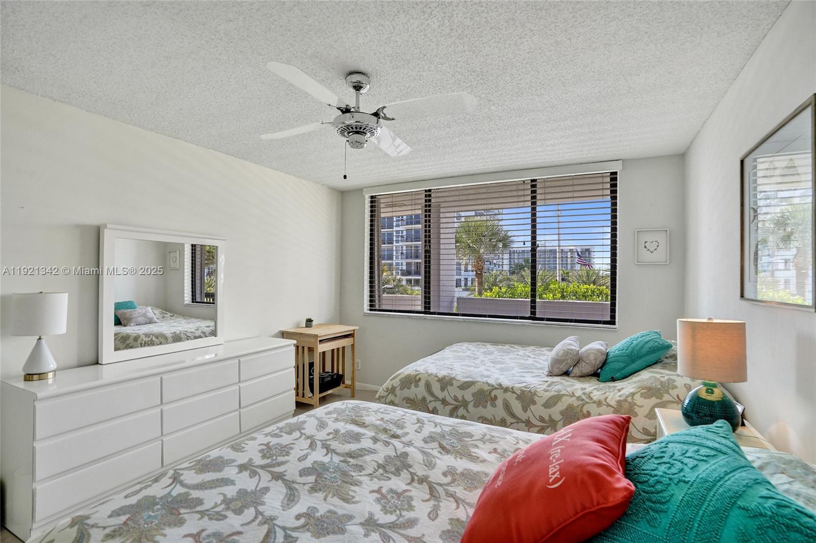 SILVER THATCH OCEAN CLUB - Residential